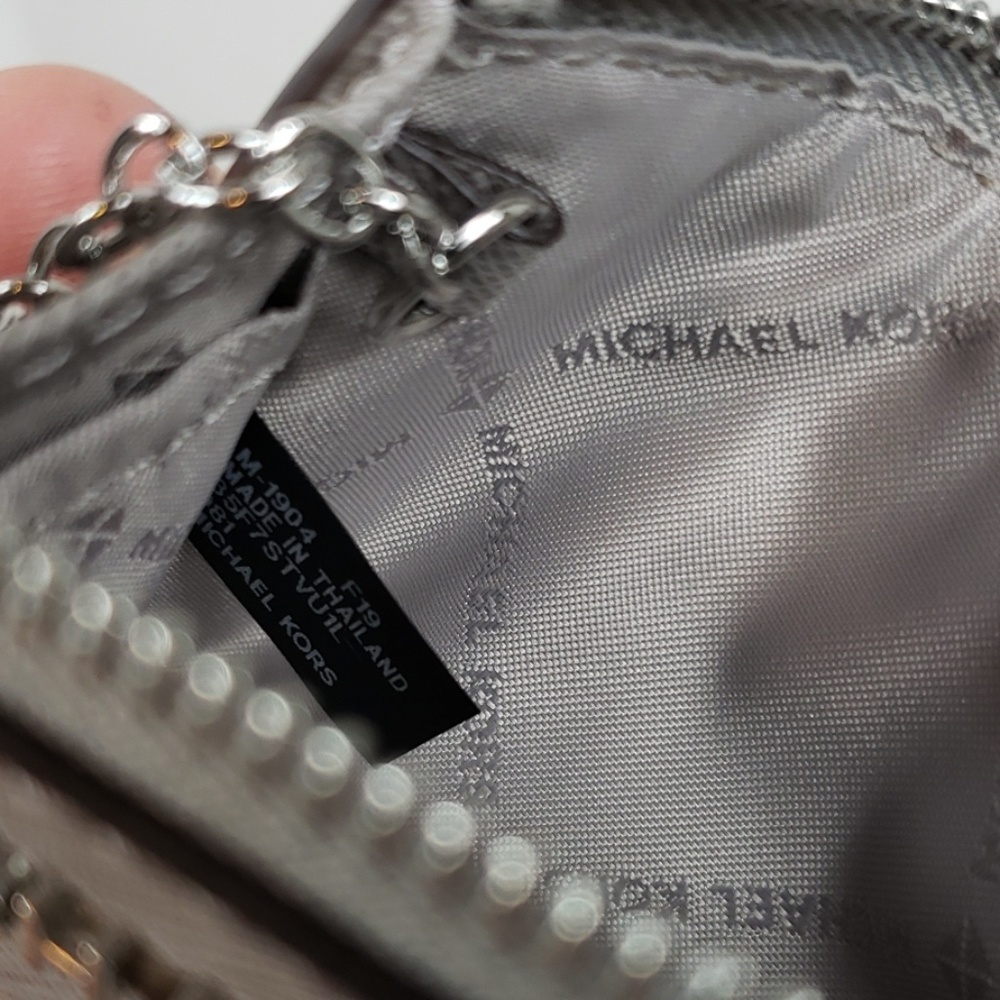 SOLD Michael Kors Jet Set Travel Leather Pouch - Picture 5 of 6